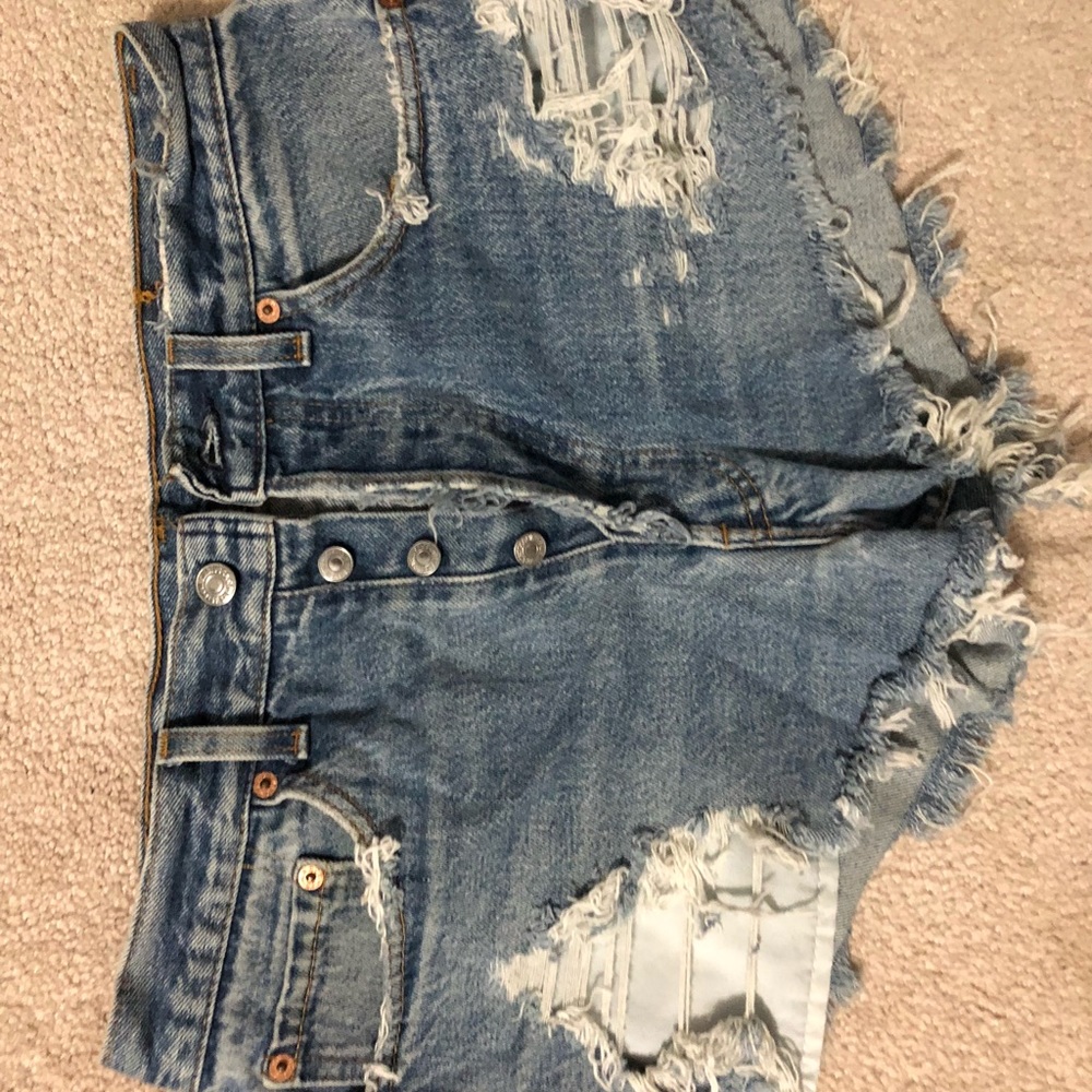 Levi’s shorty shorts.